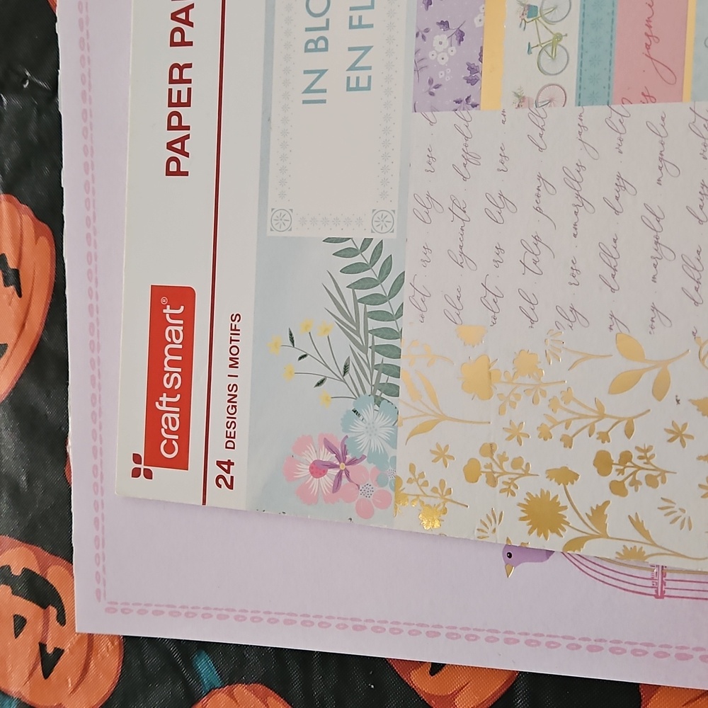 Craft Smart In Bloom Scrapbook Paper - Picture 3 of 7